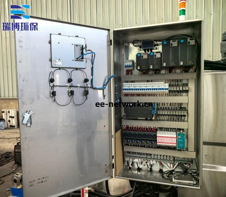 6000ML全自(zi)動(dong)三(san)箱(xiang)加(jia)藥裝(zhuang)置控(kong)制(zhi)櫃(gui)