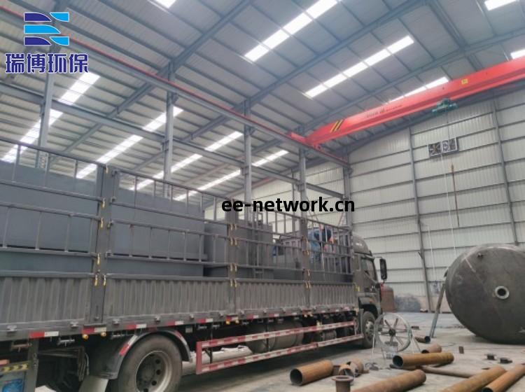 工(gong)業廢(fei)水處(chu)理(li)用(yong)壹體化設備(bei)廠(chang)家(jia)發(fa)貨現場(chang)