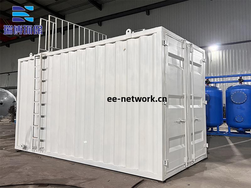 反(fan)滲(shen)透壹體設(she)備(bei)加(jia)工(gong)現場(chang)