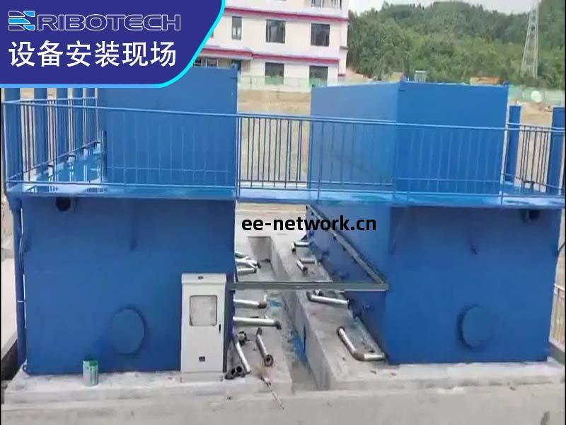 汙水處(chu)理(li)壹(yi)體化設備(bei)安裝現場(chang)