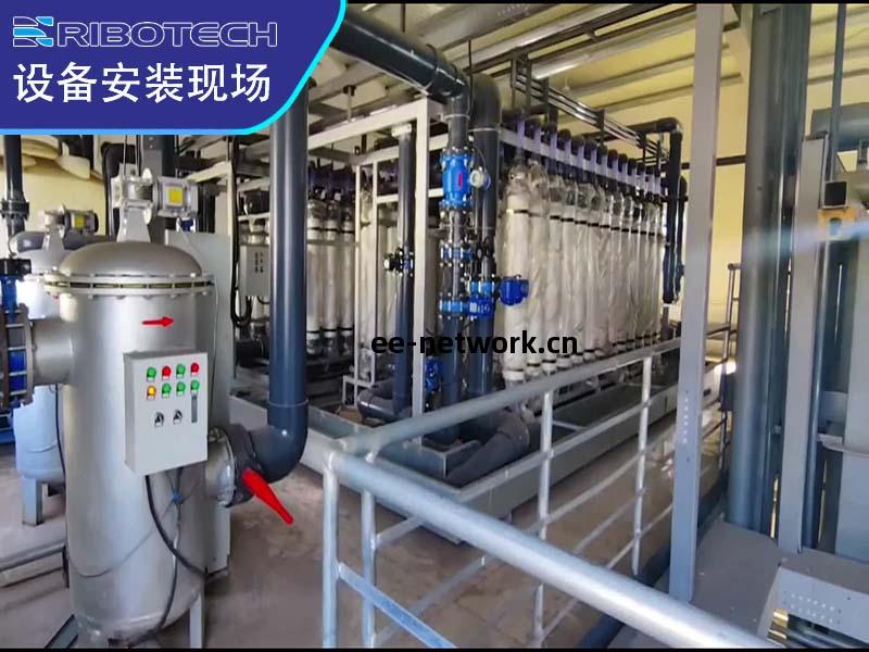 超濾(lv)純水(shui)系(xi)統(tong)設(she)備(bei)安(an)裝現(xian)場(chang)