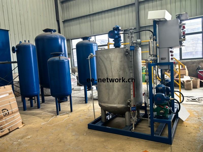 水處理(li)加(jia)藥設(she)備(bei)廠家(jia)加(jia)工現(xian)場(chang)