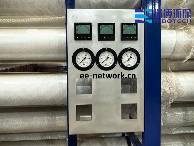 工業制造必備(bei)高標(biao)準飲用水(shui)處(chu)理(li)設(she)備(bei)_飲用水(shui)_純水(shui)處(chu)理(li)設(she)備(bei)_廠(chang)家現場(chang)圖(tu)