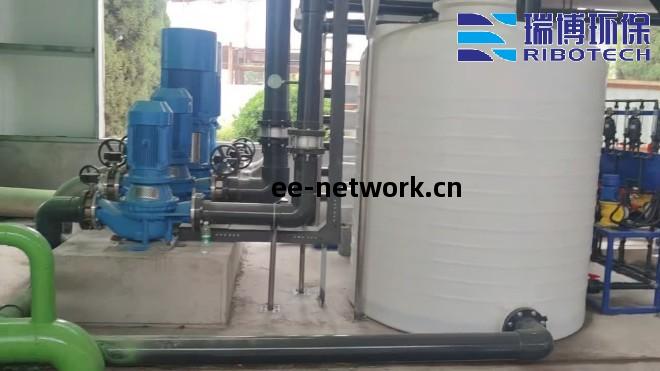 飲(yin)用(yong)水處(chu)理反(fan)滲(shen)透設(she)備_飲(yin)用水_純水(shui)處(chu)理設(she)備(bei)_廠(chang)家現場圖(tu)