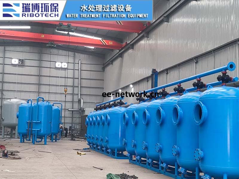 化工廠(chang)工業純水處理(li)設備(bei)_過濾(lv)器(qi)廠家(jia)現(xian)場(chang)加工圖(tu)